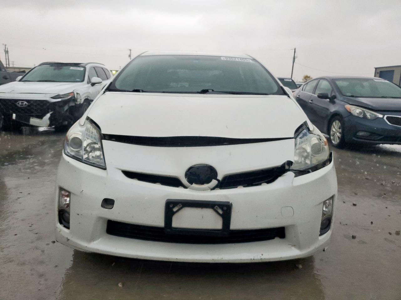 2011 TOYOTA PRIUS