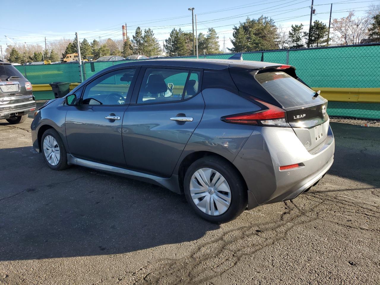 2025 NISSAN LEAF