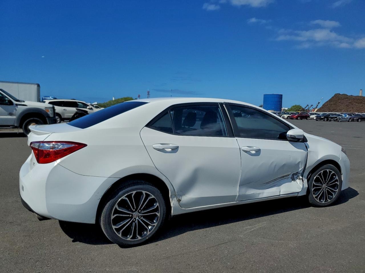 2015 TOYOTA COROLLA