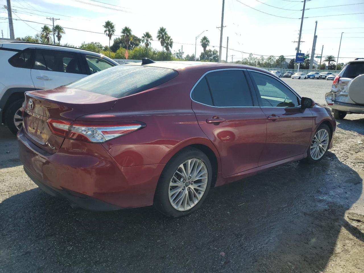 2018 TOYOTA CAMRY