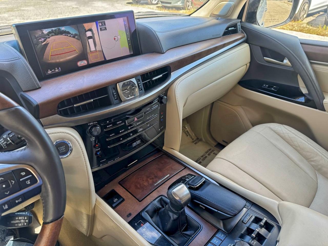 2016 LEXUS LX 570