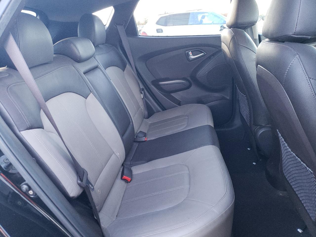 2011 HYUNDAI TUCSON