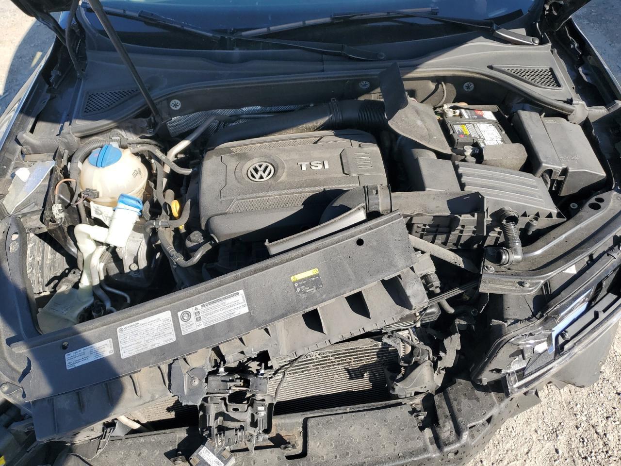2017 VOLKSWAGEN Passat