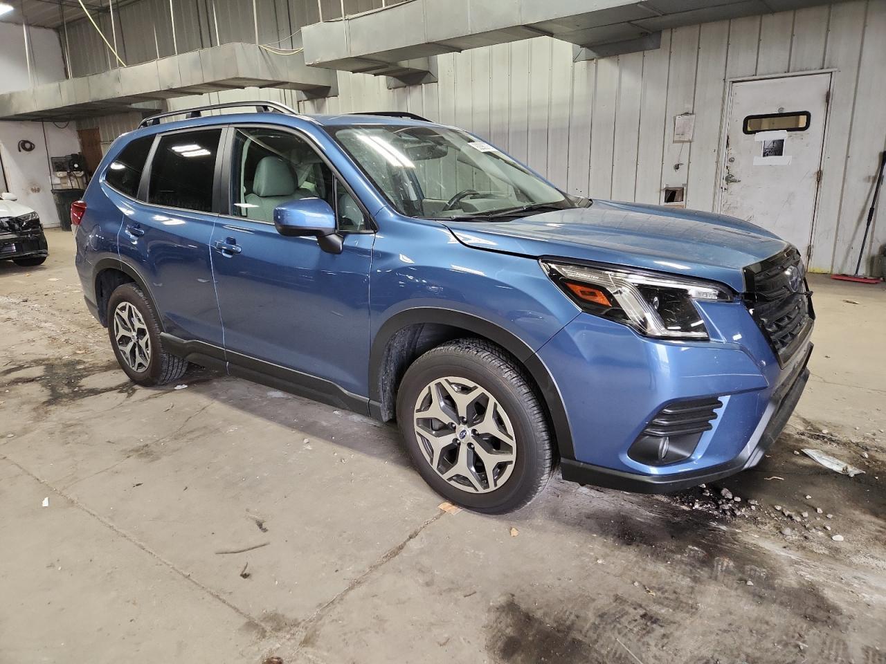 2022 SUBARU FORESTER