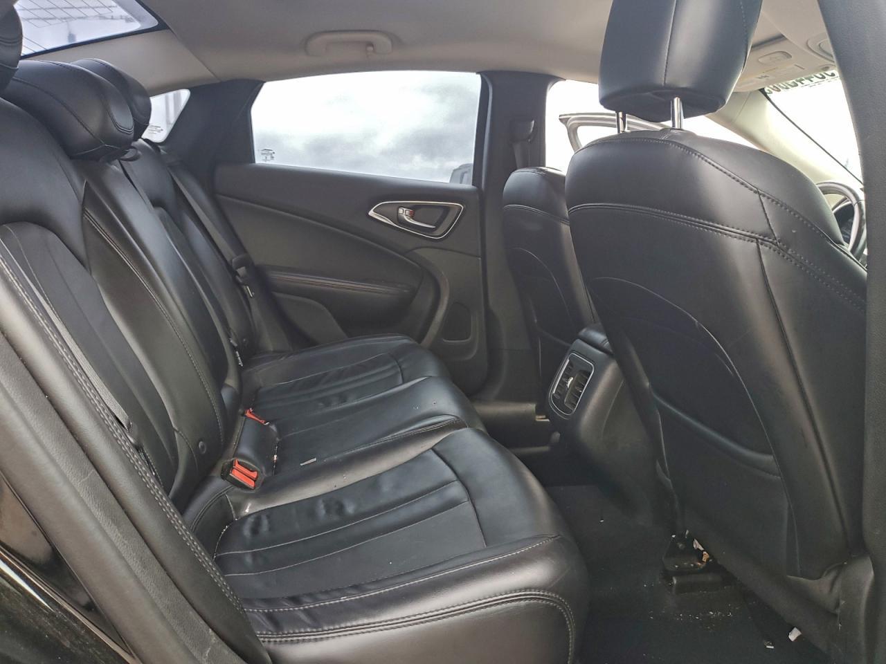 2015 CHRYSLER 200