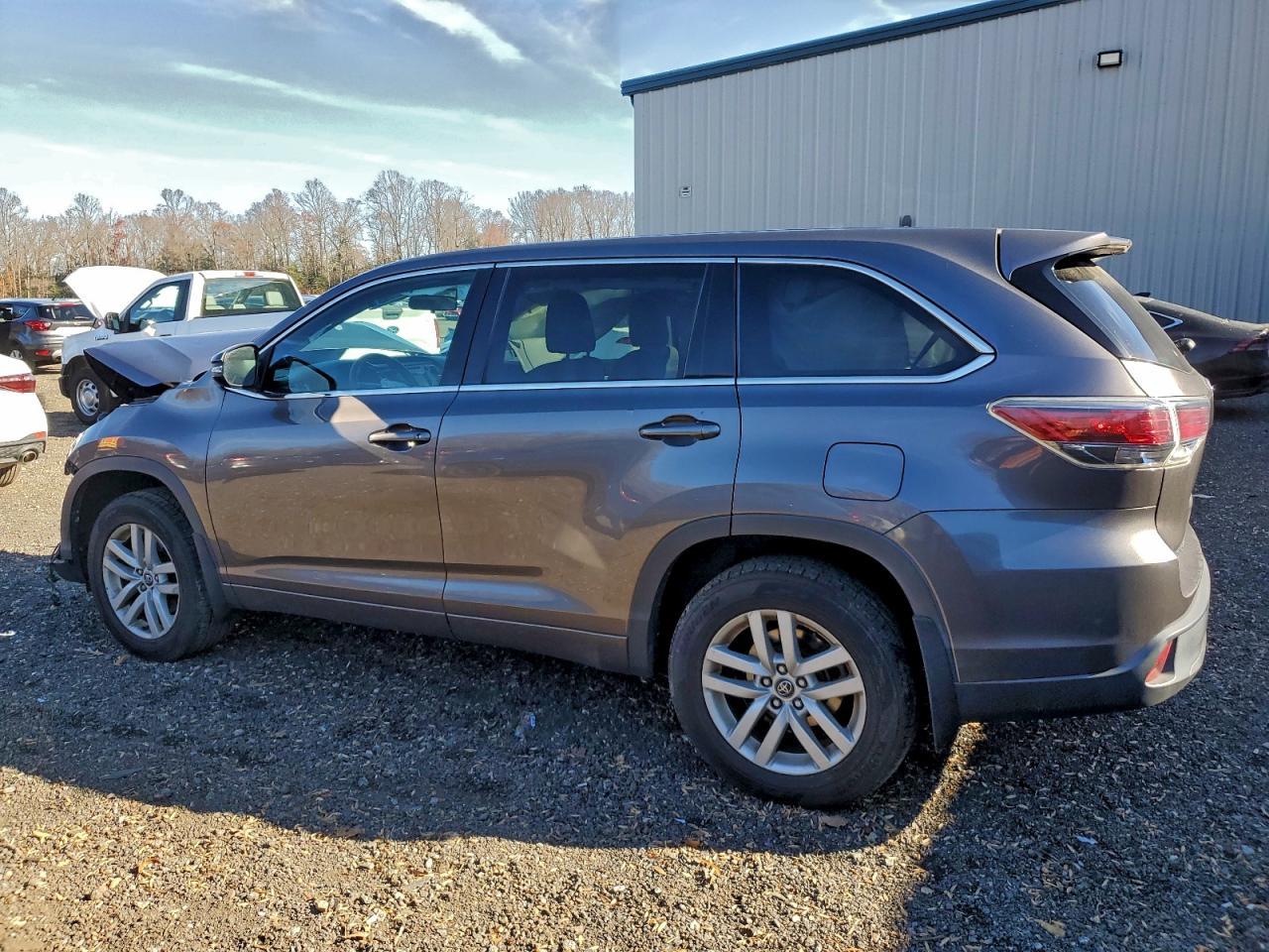 2016 TOYOTA HIGHLANDER