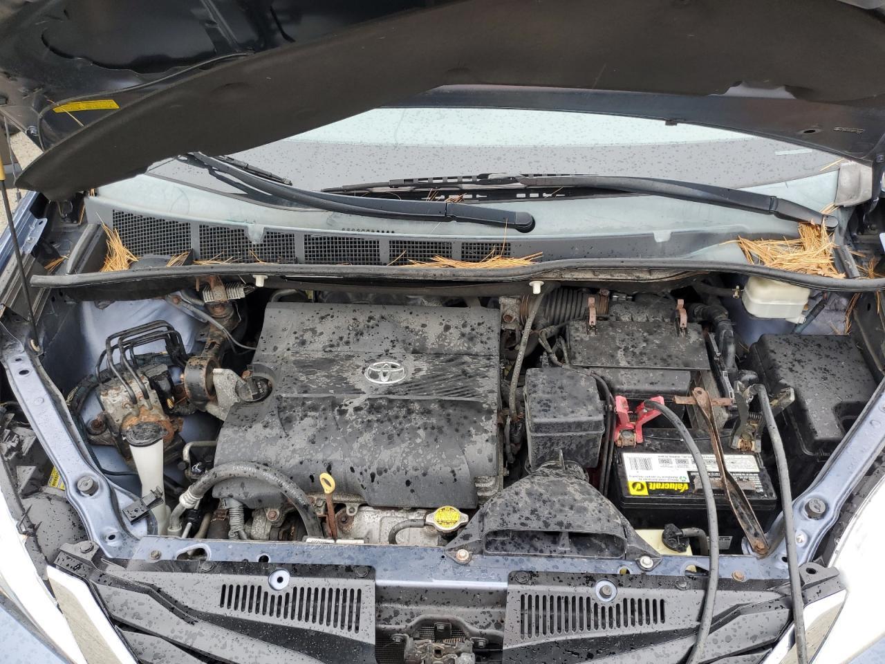 2013 TOYOTA SIENNA