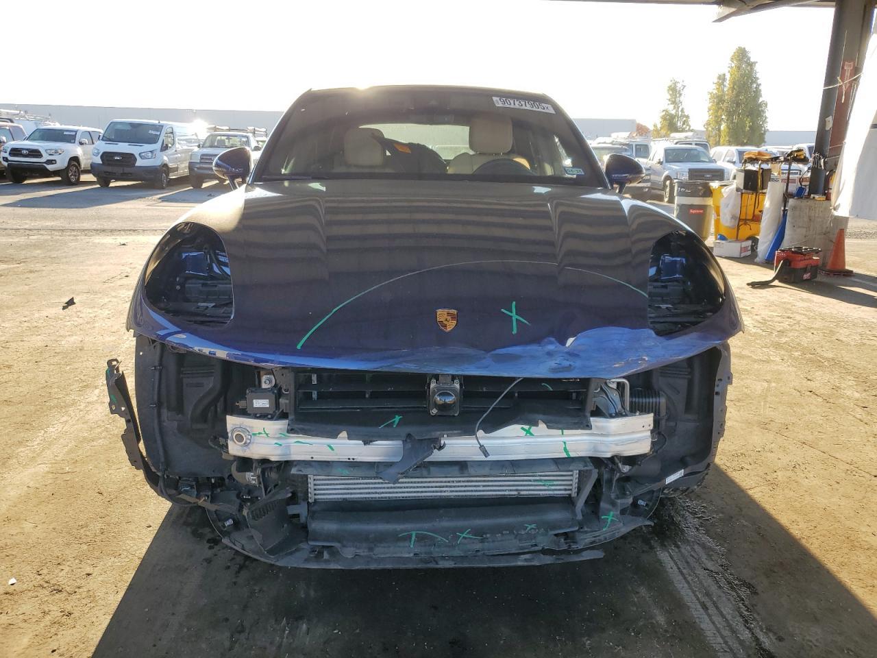 2024 PORSCHE Macan