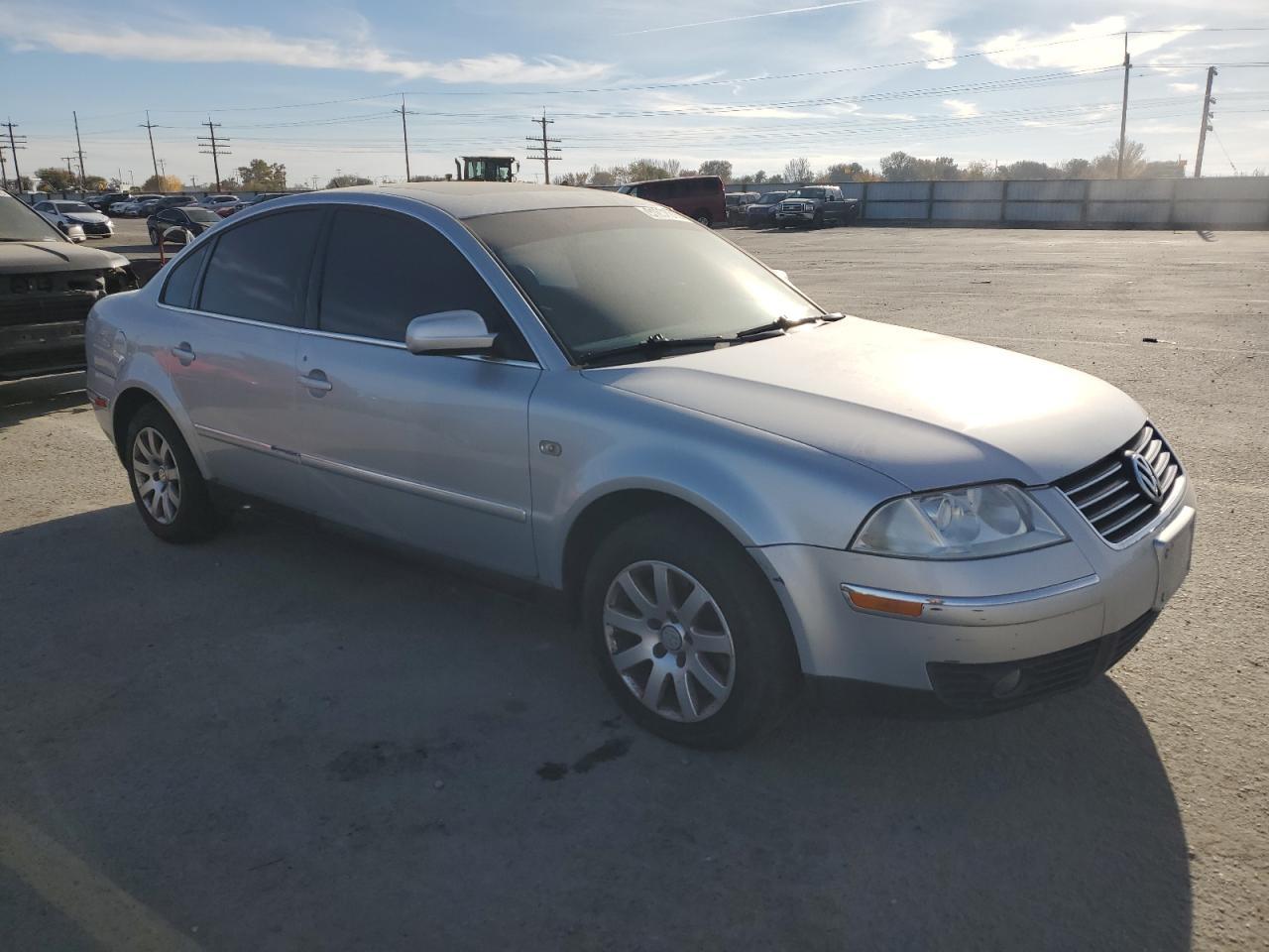 2002 VOLKSWAGEN Passat