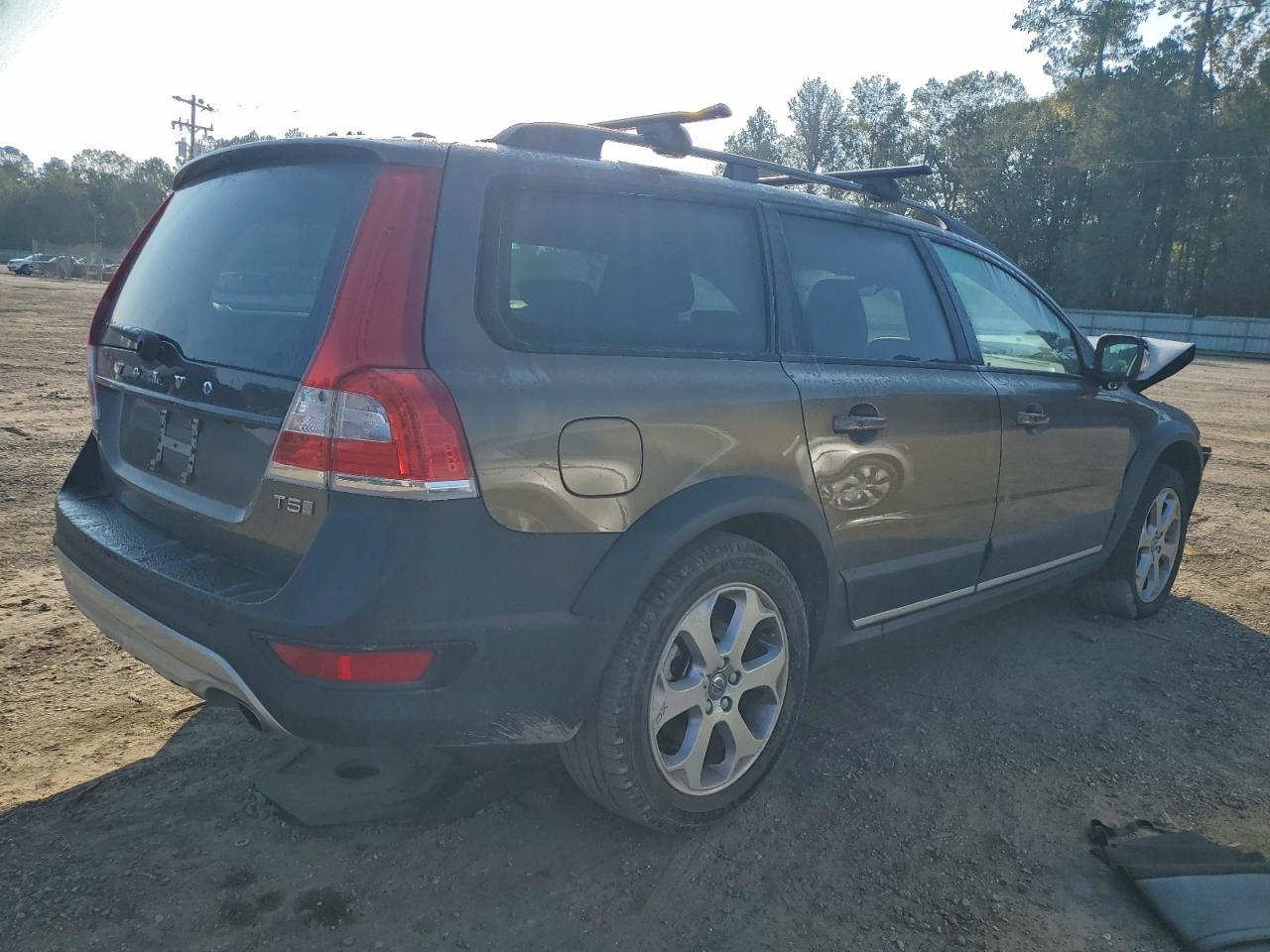 2016 VOLVO XC70