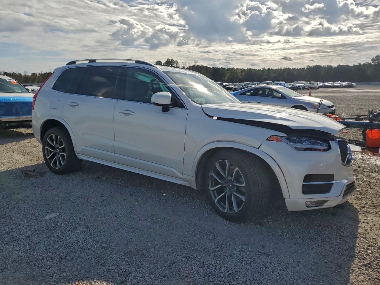 2019 VOLVO XC90