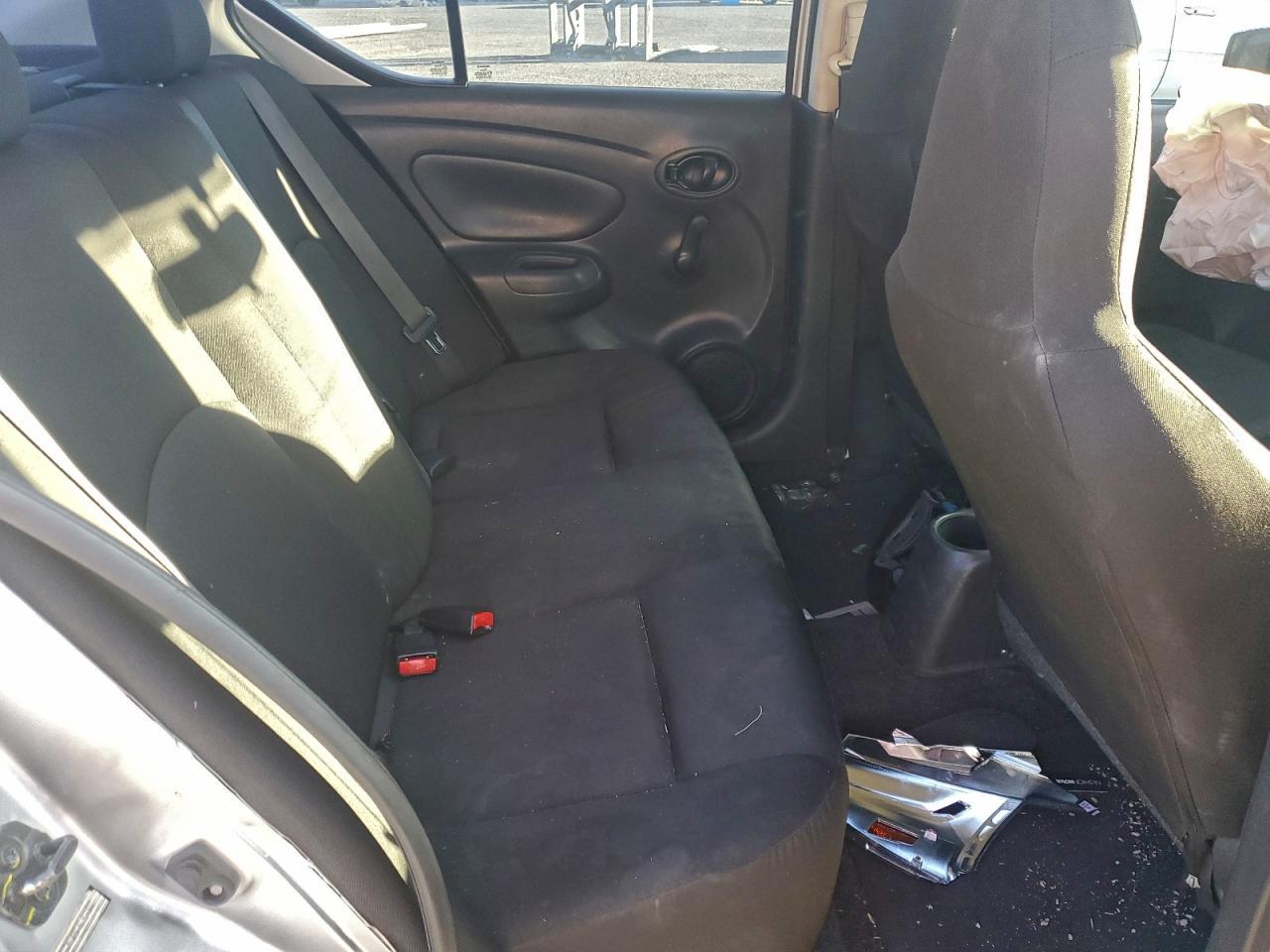 2017 NISSAN VERSA