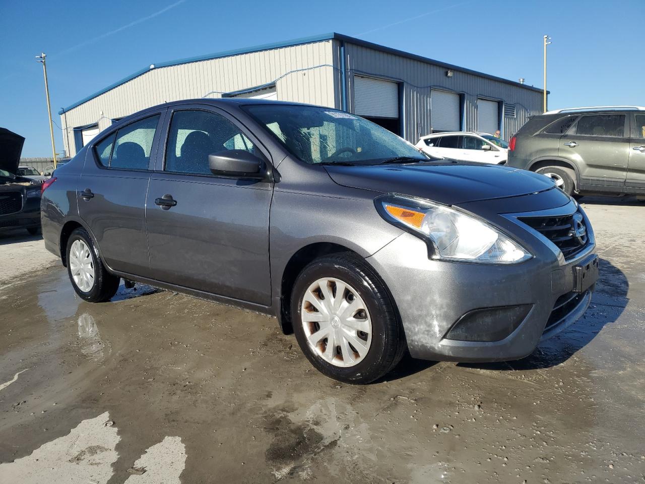 2017 NISSAN VERSA