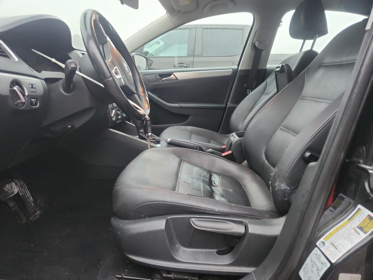 2011 VOLKSWAGEN JETTA