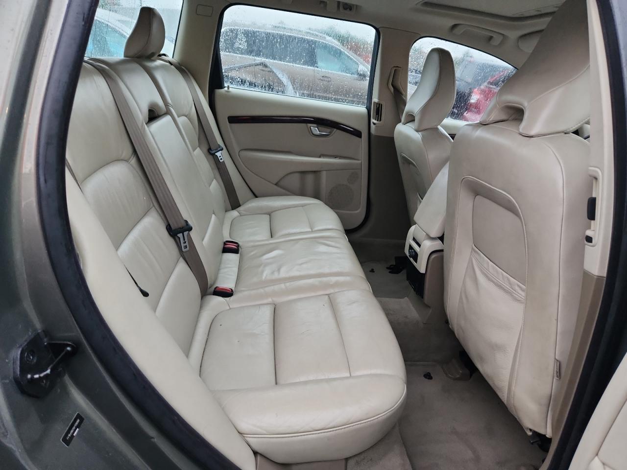 2009 VOLVO V70