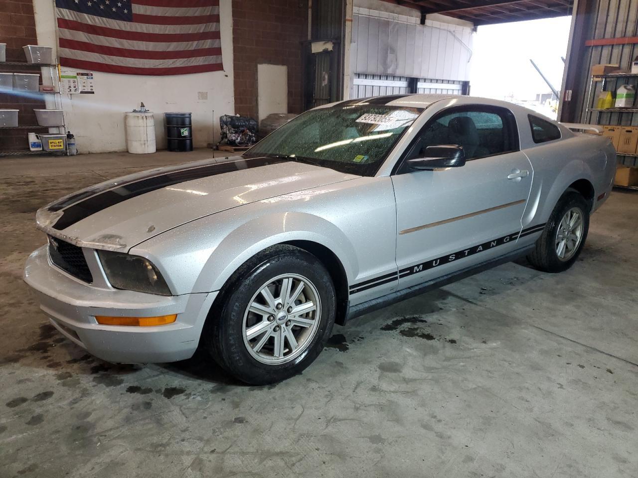 2005 FORD MUSTANG