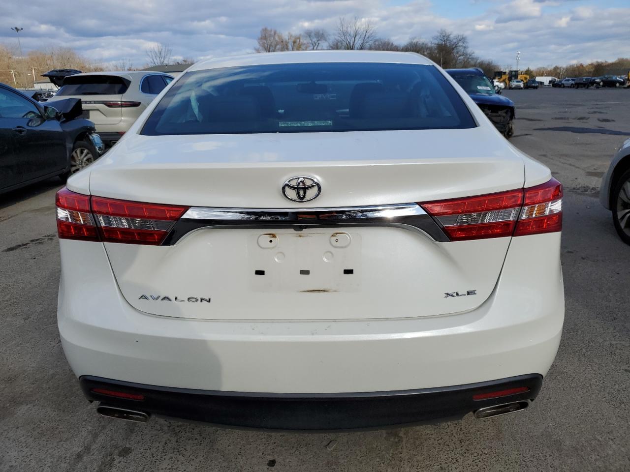 2013 TOYOTA Avalon