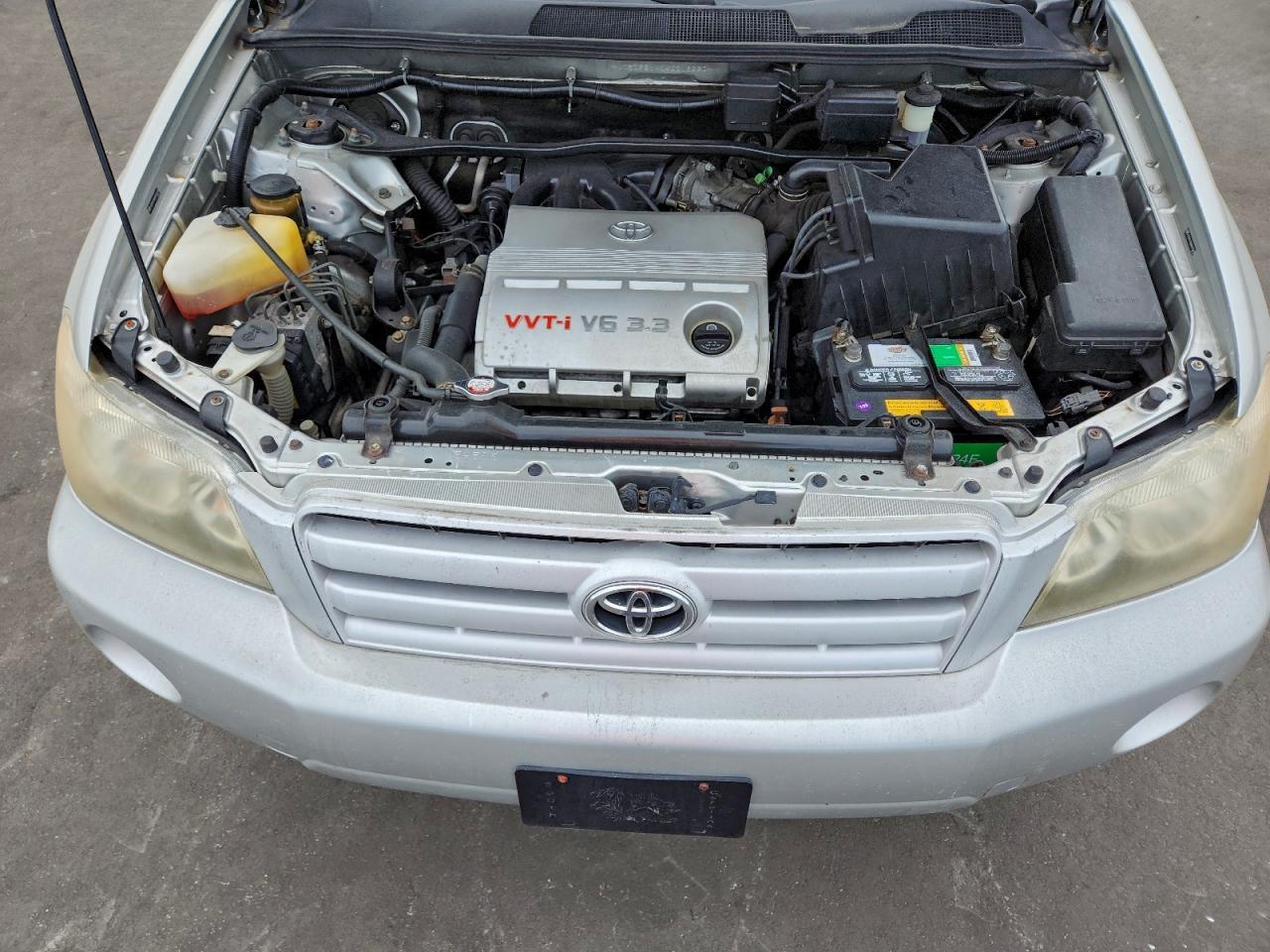 2004 TOYOTA HIGHLANDER