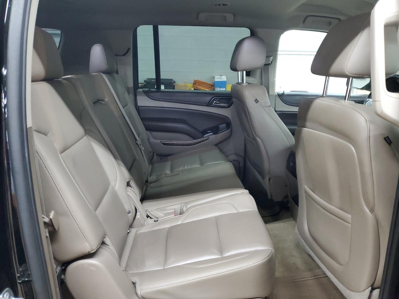 2015 CHEVROLET Suburban