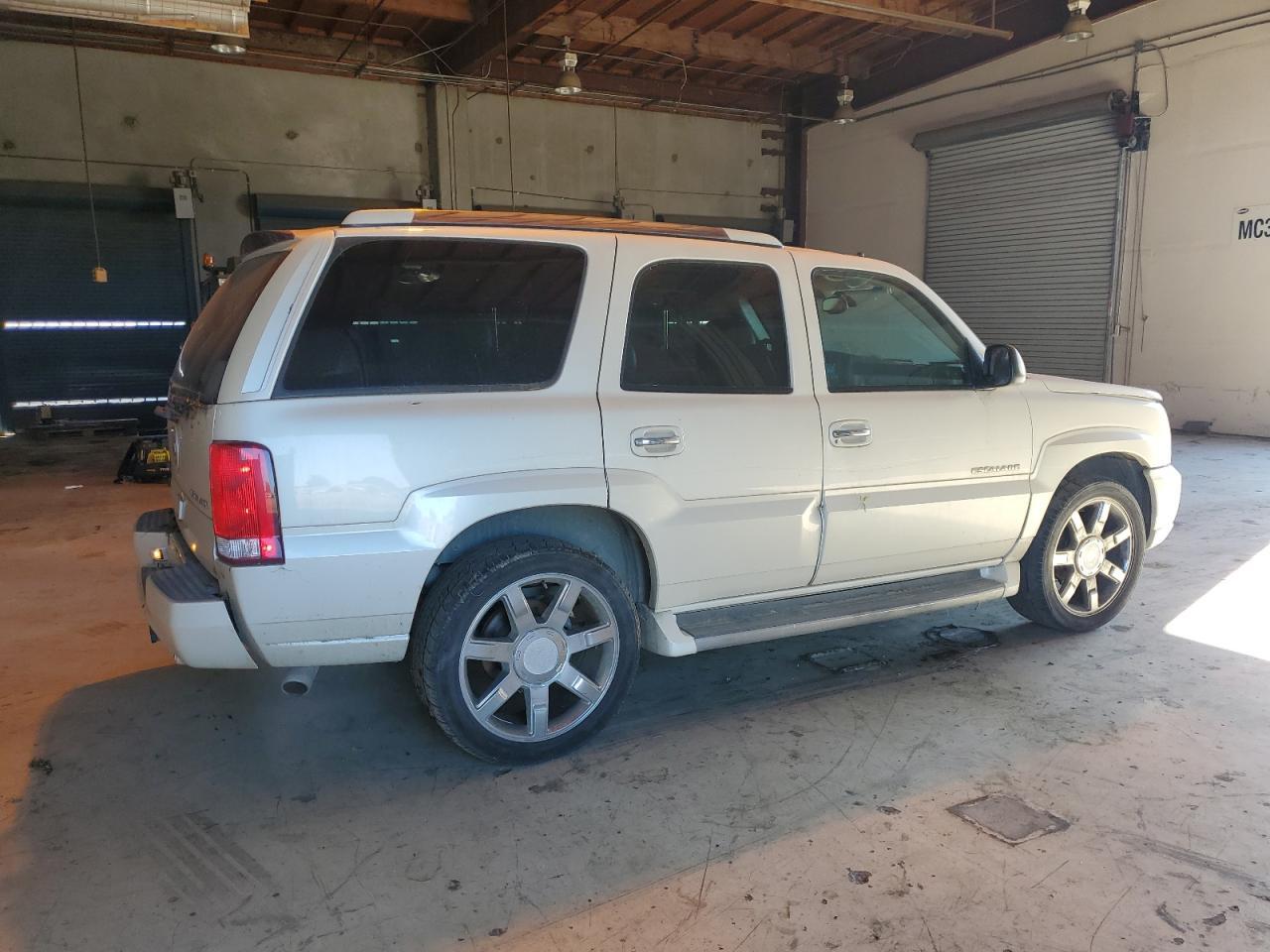 2003 CADILLAC ESCALADE