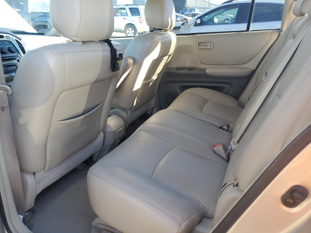 2004 TOYOTA HIGHLANDER