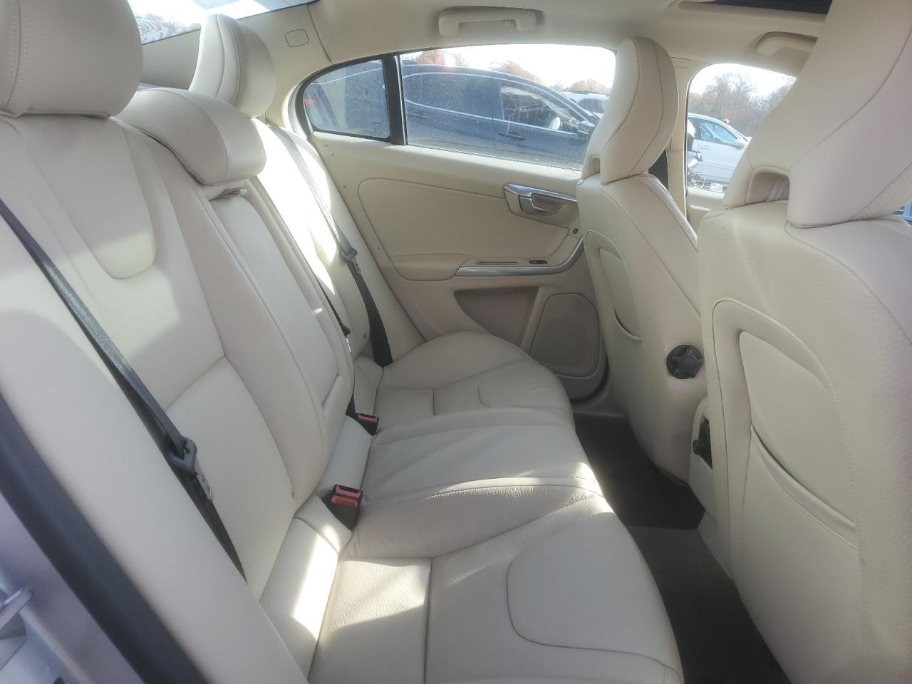 2014 VOLVO S60