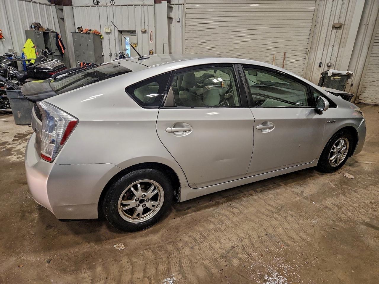 2011 TOYOTA PRIUS