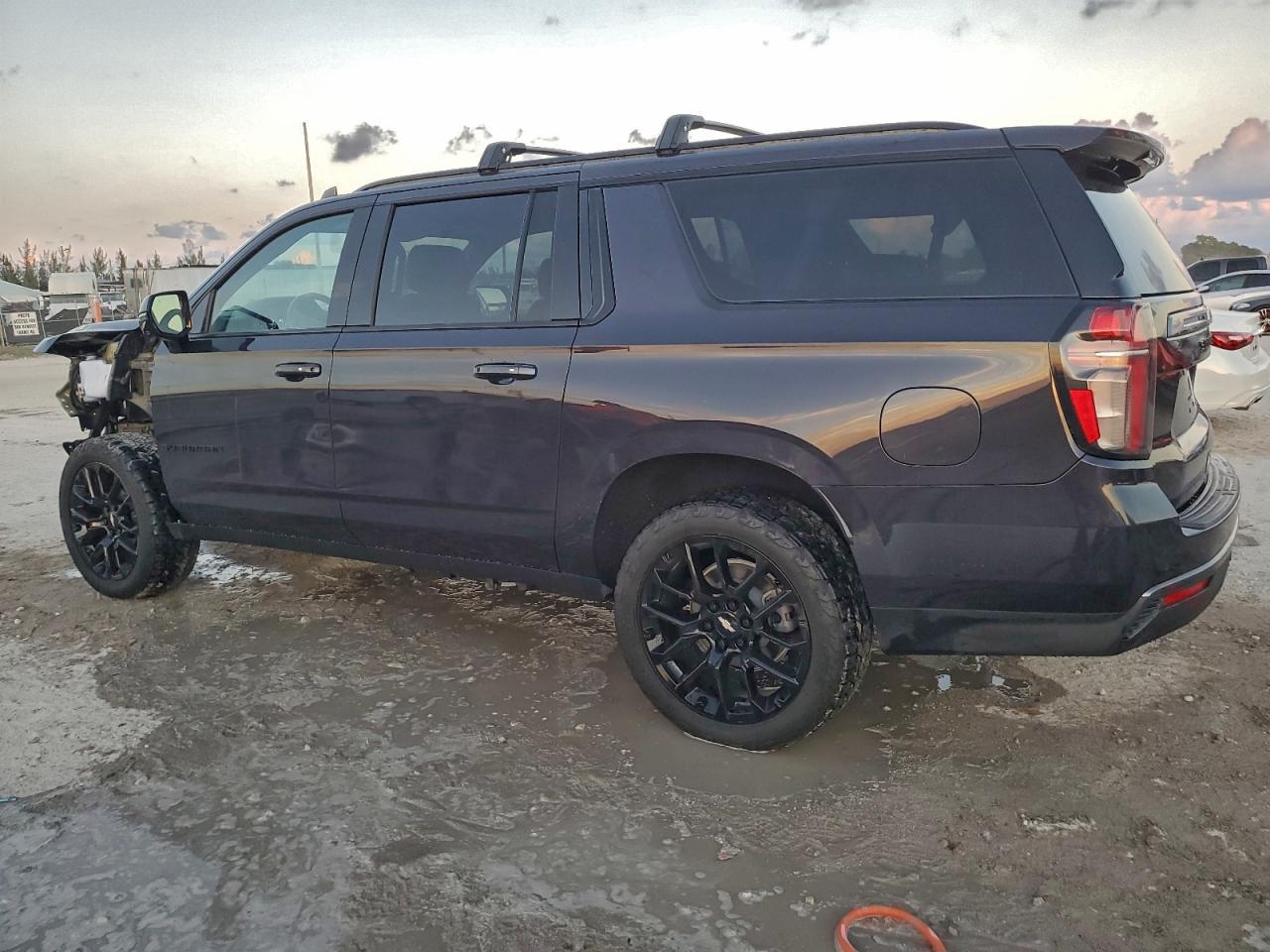 2022 CHEVROLET Suburban