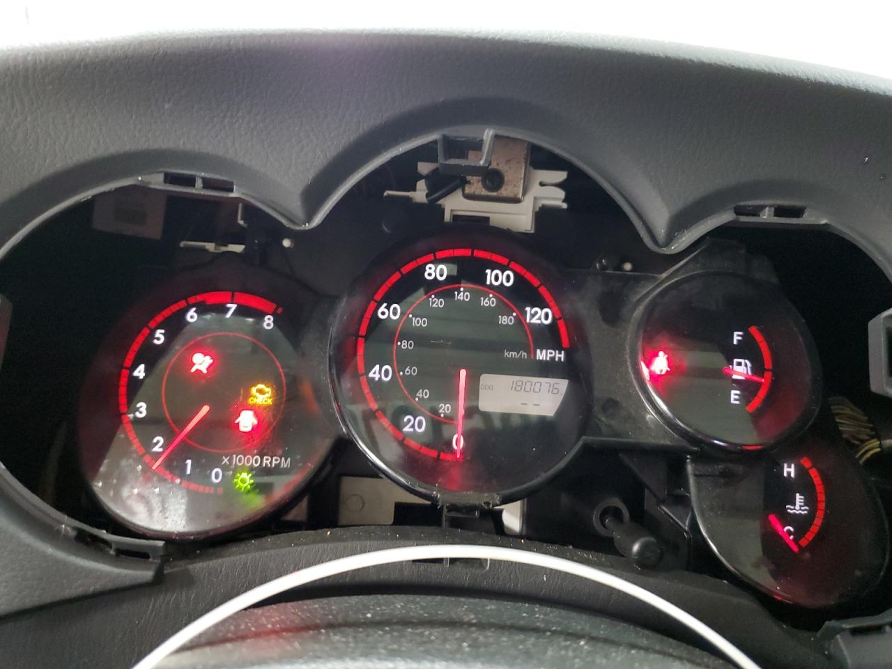 2004 PONTIAC VIBE