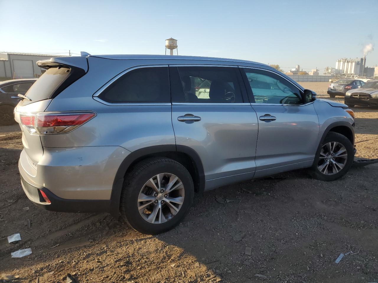 2015 TOYOTA HIGHLANDER