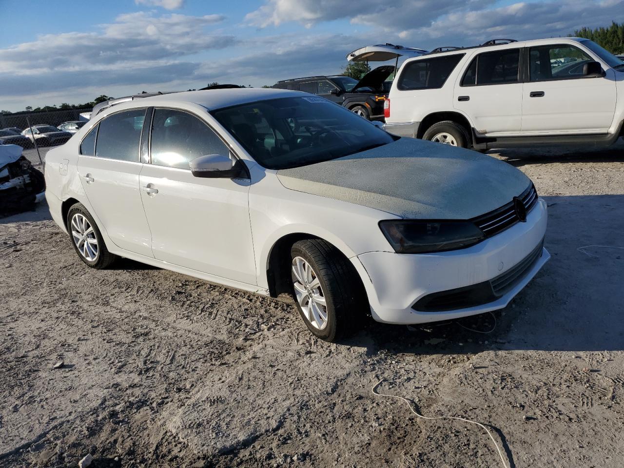 2013 VOLKSWAGEN JETTA