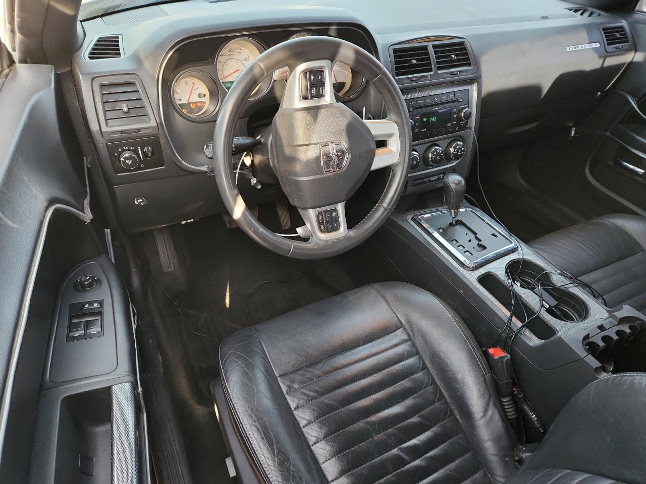 2013 DODGE Challenger