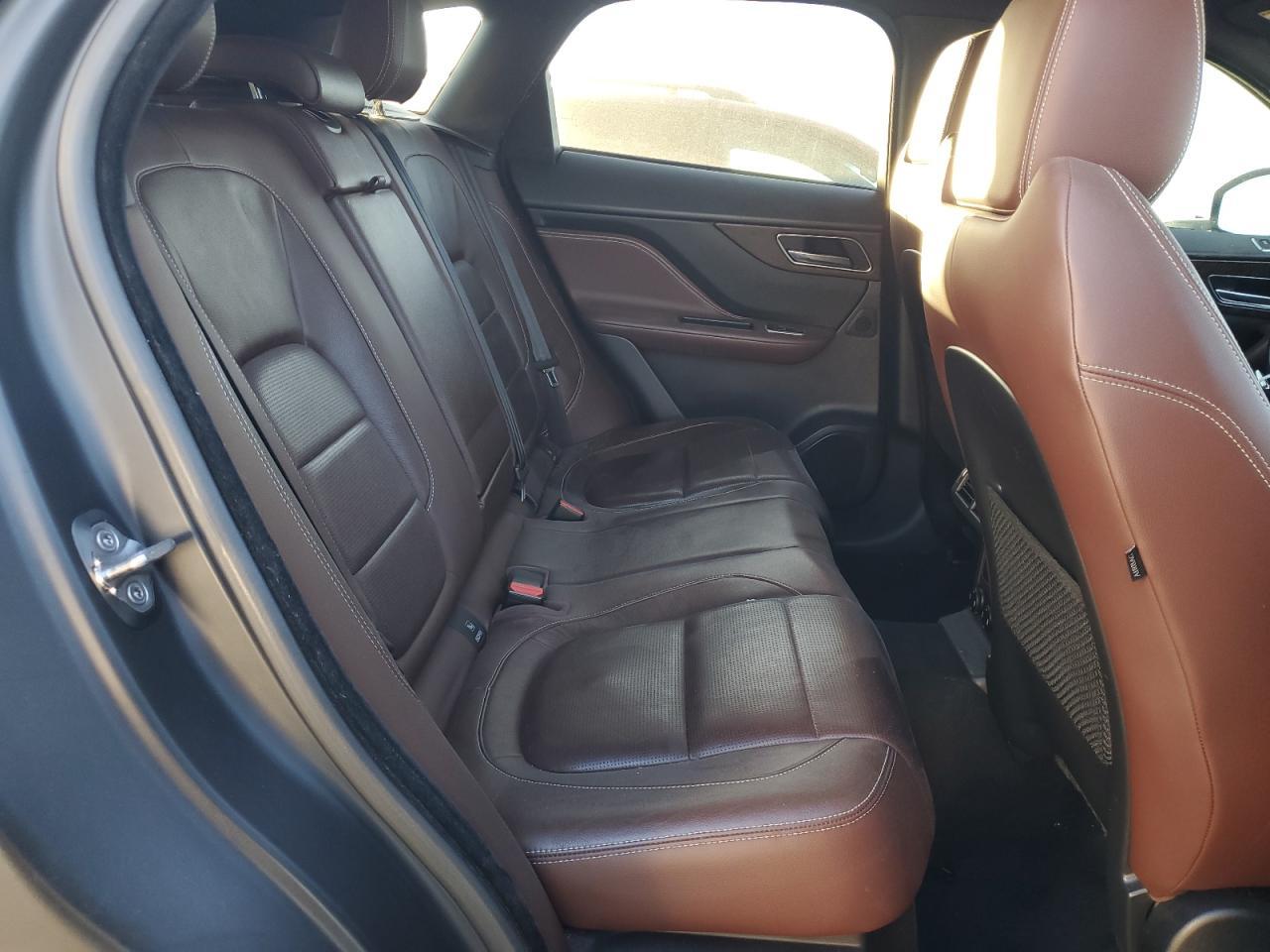 2018 JAGUAR F-Pace