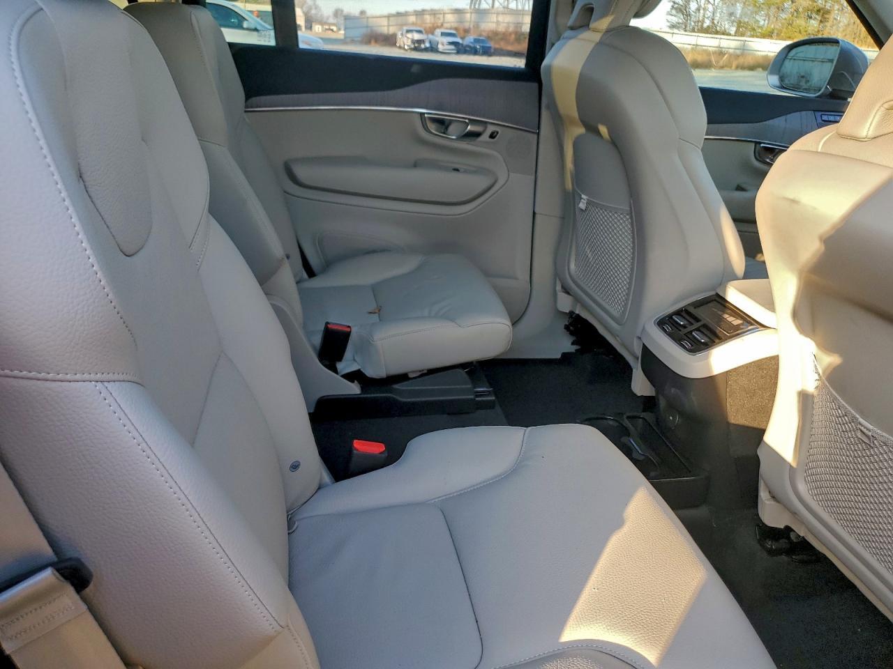2025 VOLVO XC90