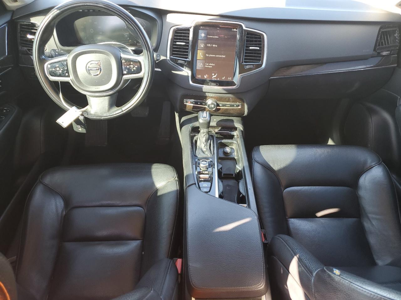 2017 VOLVO XC90
