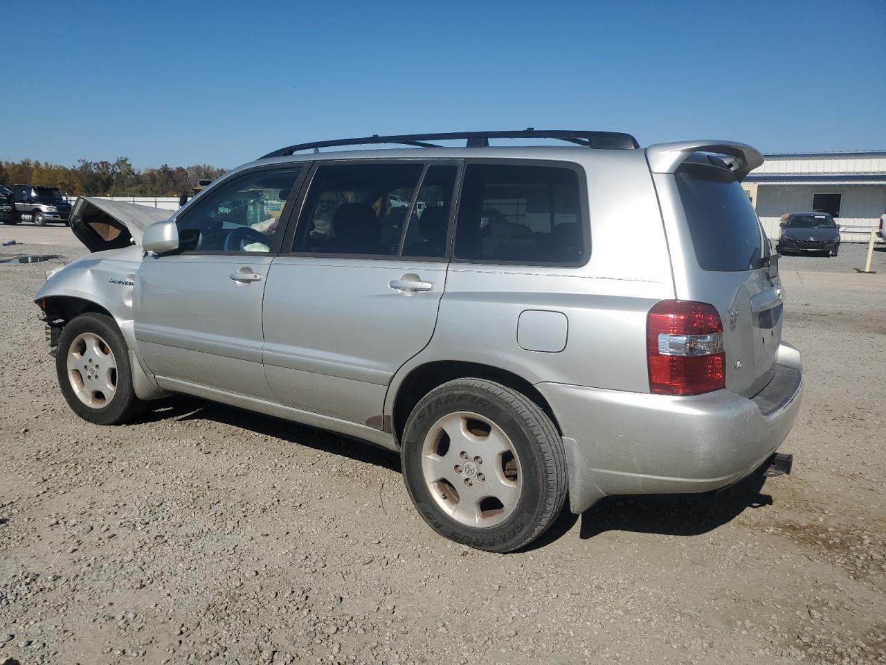 2005 TOYOTA HIGHLANDER