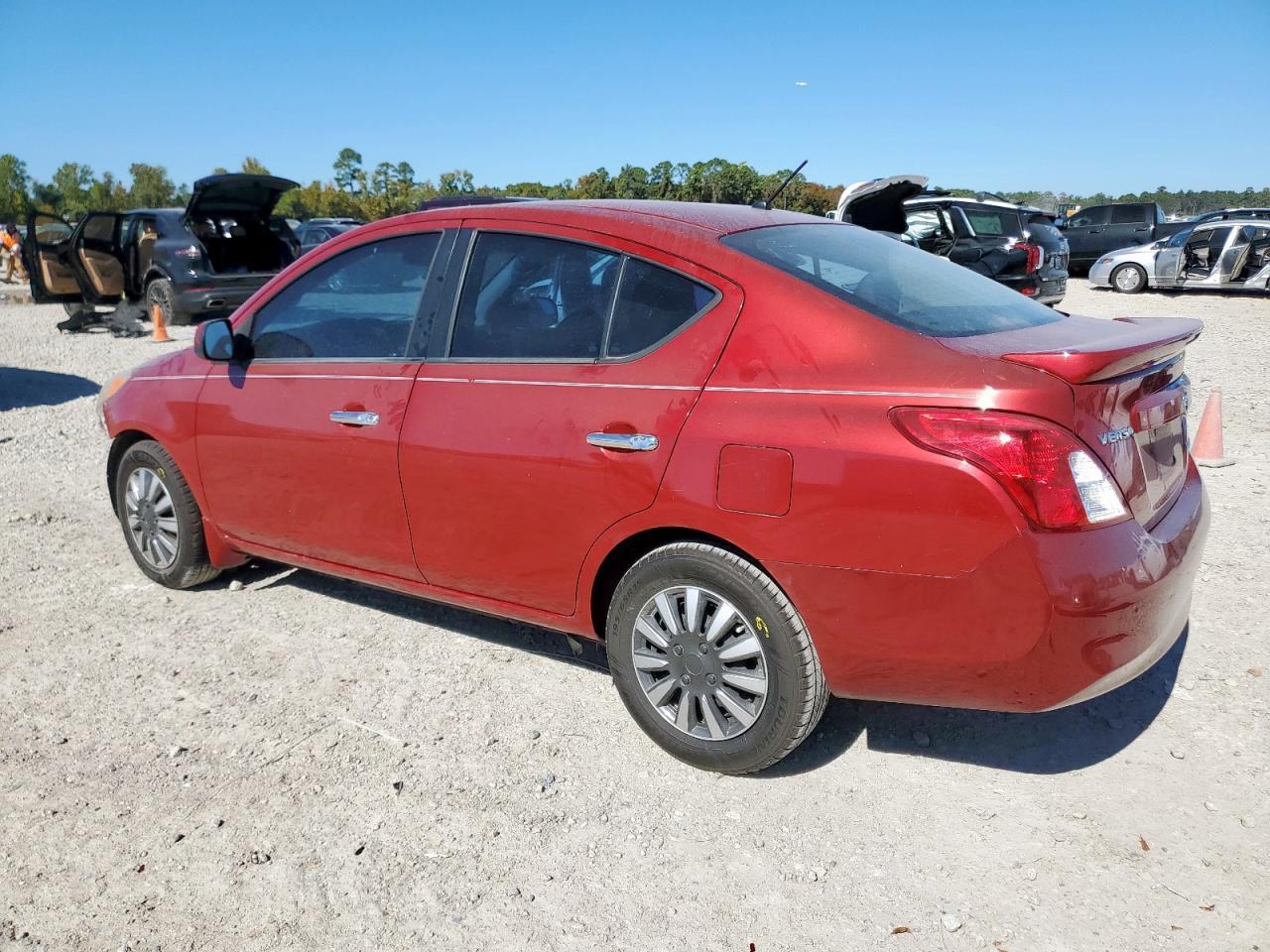 2013 NISSAN VERSA