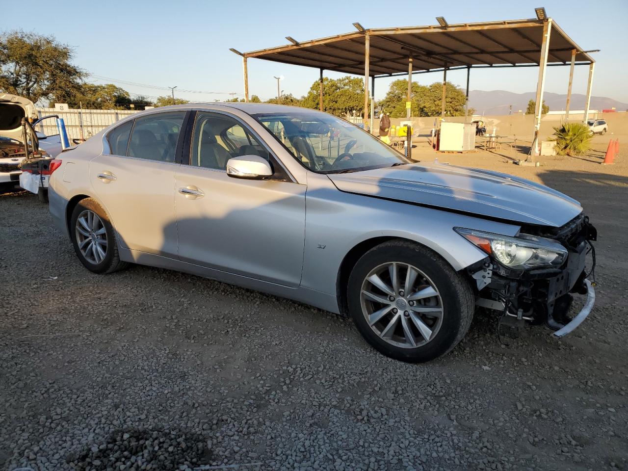 2015 INFINITI Q50