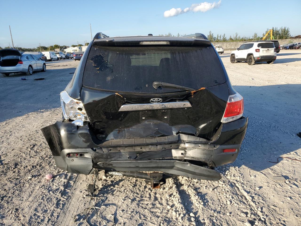 2011 TOYOTA HIGHLANDER