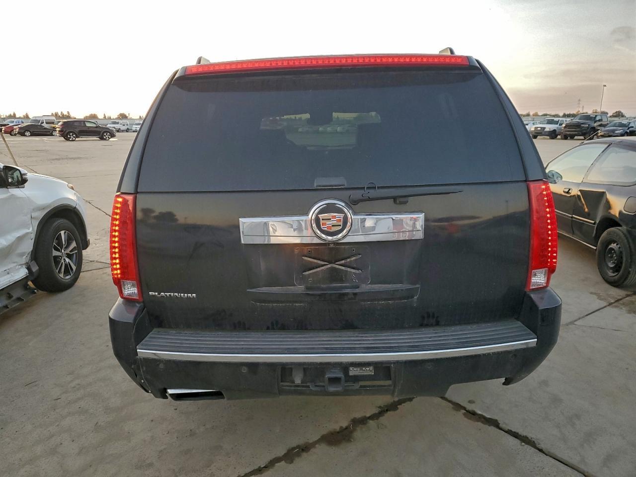 2013 CADILLAC Escalade ESV