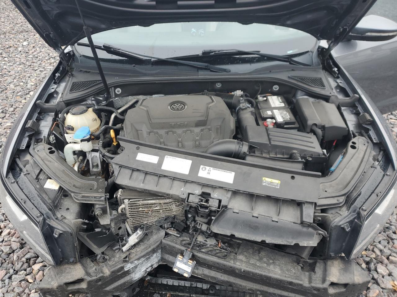 2018 VOLKSWAGEN Passat