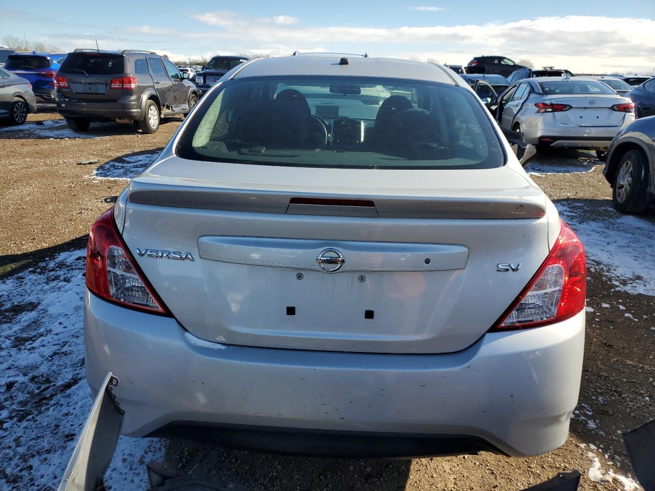 2017 NISSAN VERSA
