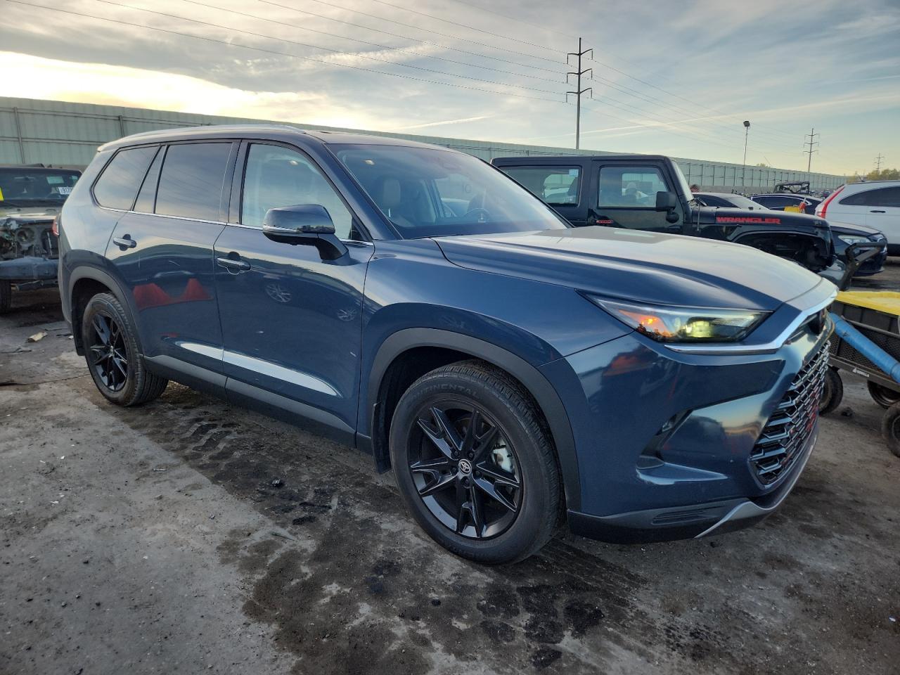 2024 TOYOTA HIGHLANDER