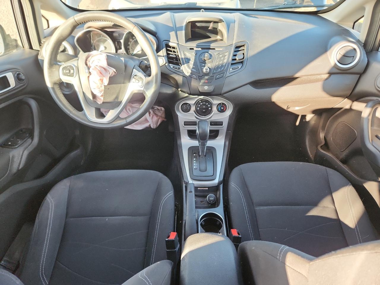 2015 FORD Fiesta