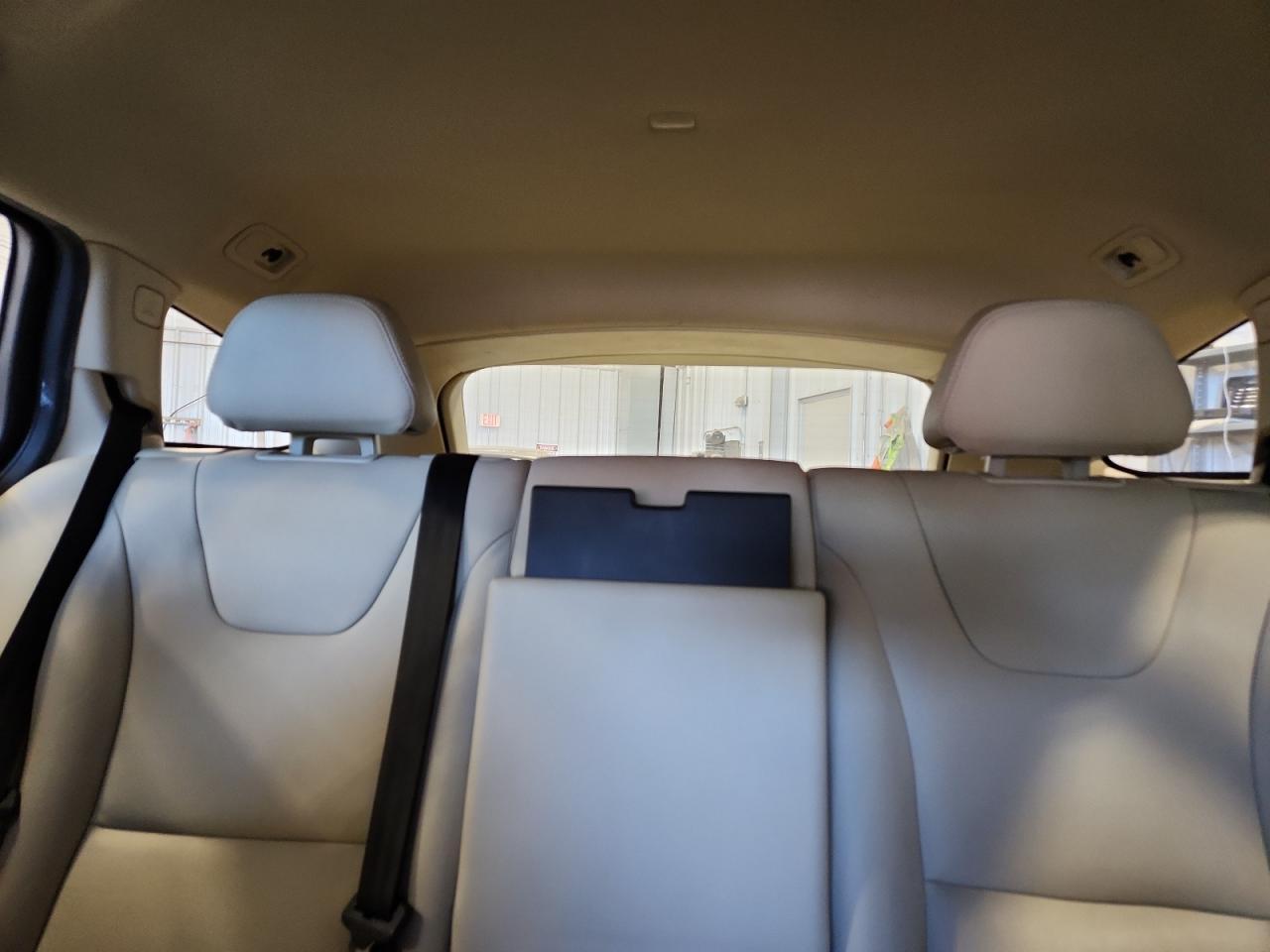 2016 VOLVO V60