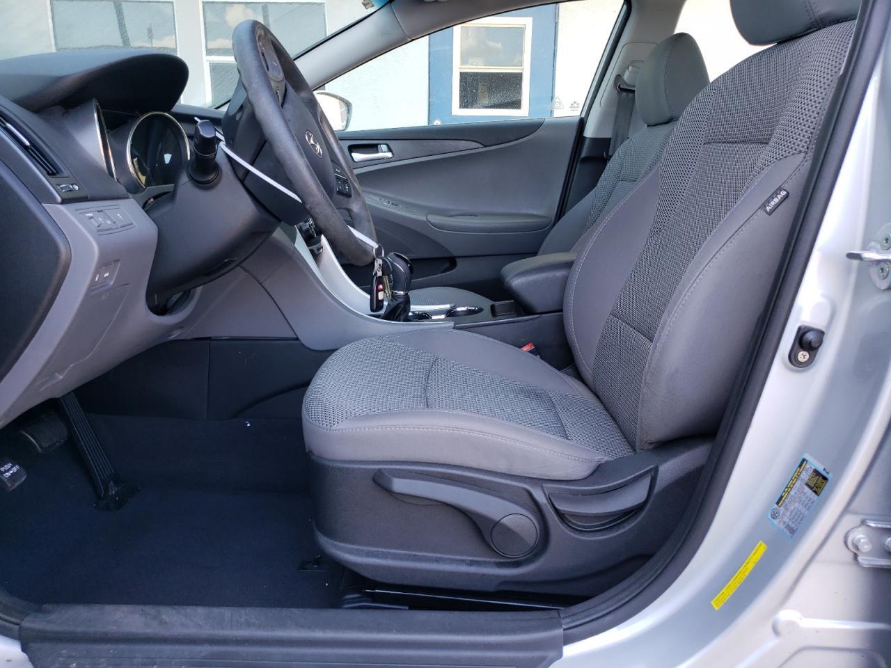 2011 HYUNDAI SONATA