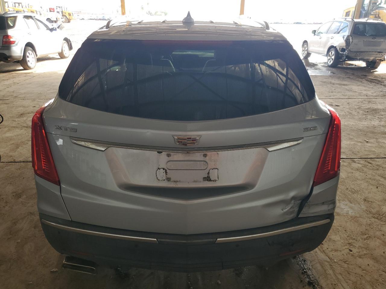 2017 CADILLAC XT5