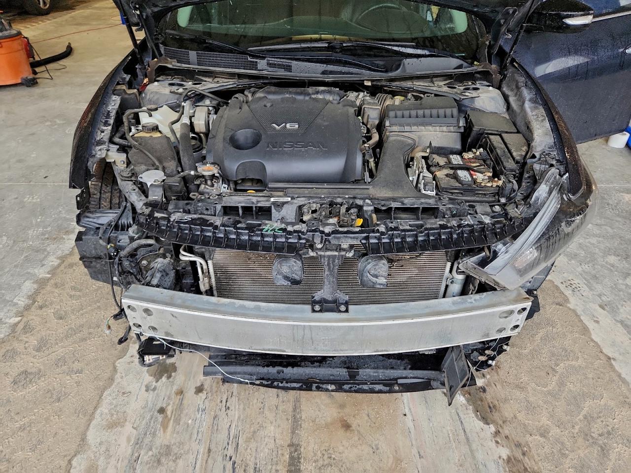 2017 NISSAN Maxima