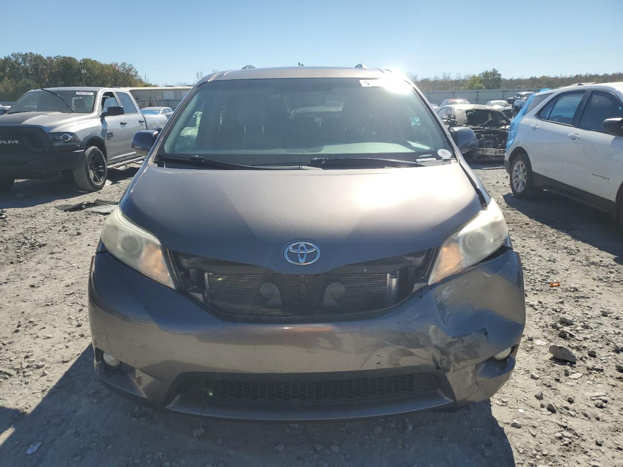 2015 TOYOTA SIENNA
