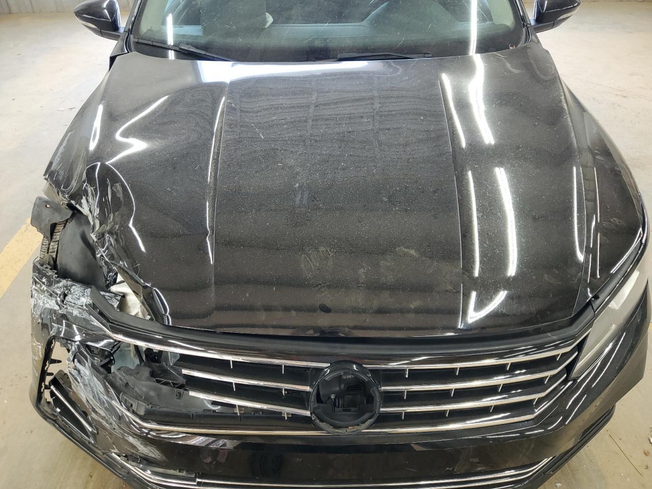 2016 VOLKSWAGEN Passat